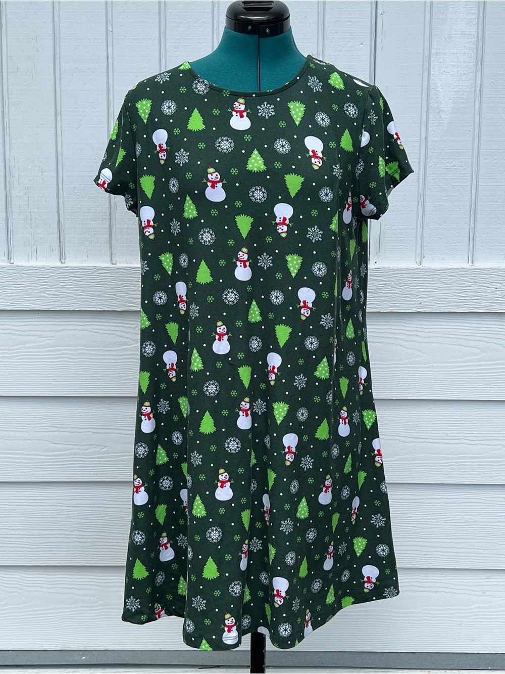 Allison Brittney: Green Holiday Snowman and Xmas Tree Midi Dress. Size Medium.